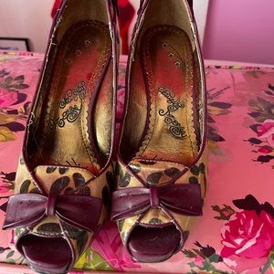 Leather Naughty Monkey leopard wedge